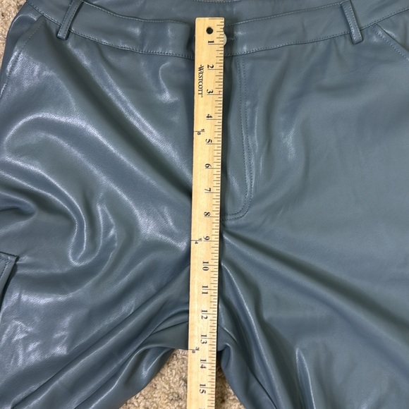 Anthropologie Avec Les Filles Vegan Leather Cargo pants size large - Picture 4 of 9